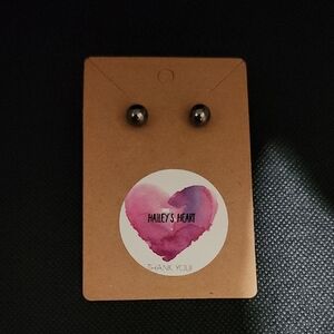 5/$25 Gunmetal Stud Earrings